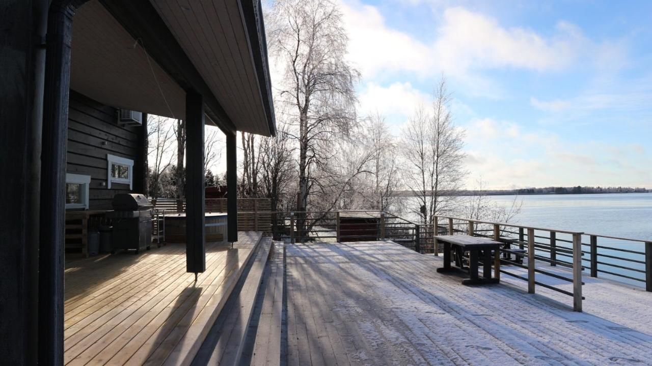 Дома для отпуска Riverside Cottage Aalto Borealis Кеминмаа-36